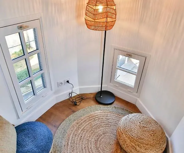 La-haut - 3 Panorama Of The Estuary - Center