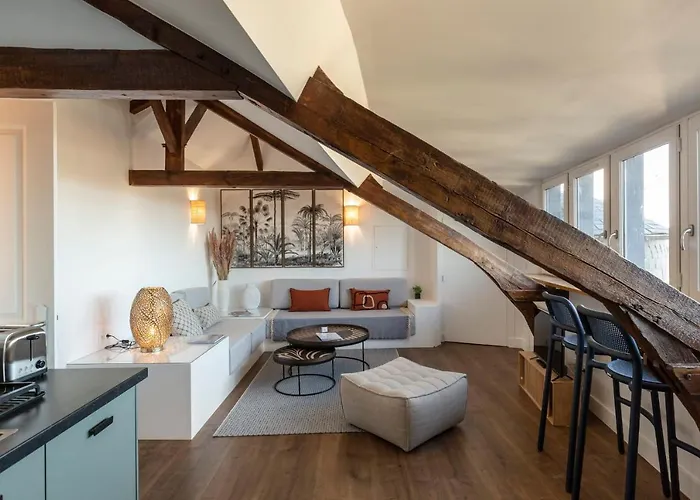 La-haut - 3 Panorama Of The Estuary - Center